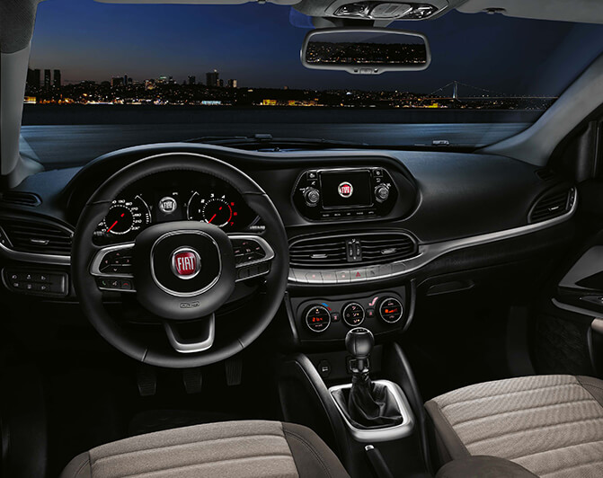 Fiat Tipo sedan — pozycja za kierownicą